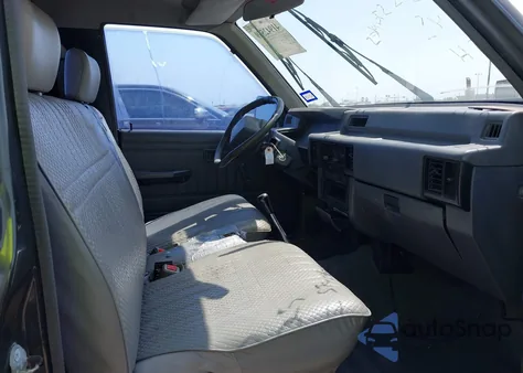 1992 Mitsubishi Mighty Max / S from USA, damaged, VIN JA7FL24W9NP021503